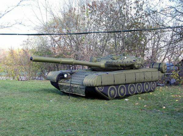 博罗陆地军事假目标坦克